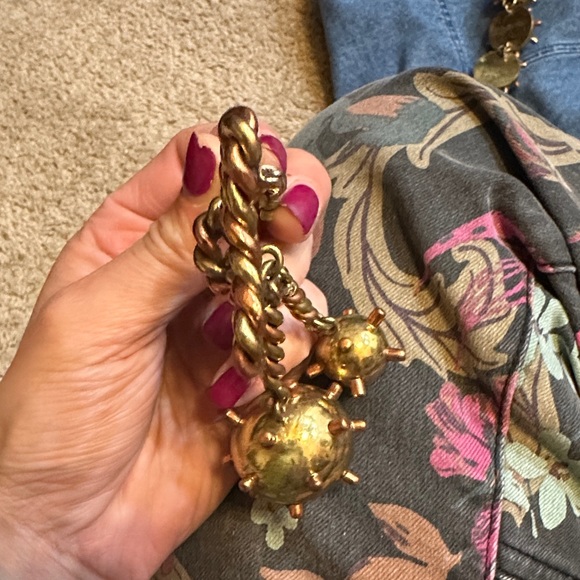 Gold-Tone Twisted Rope Brooch - Picture 5 of 5